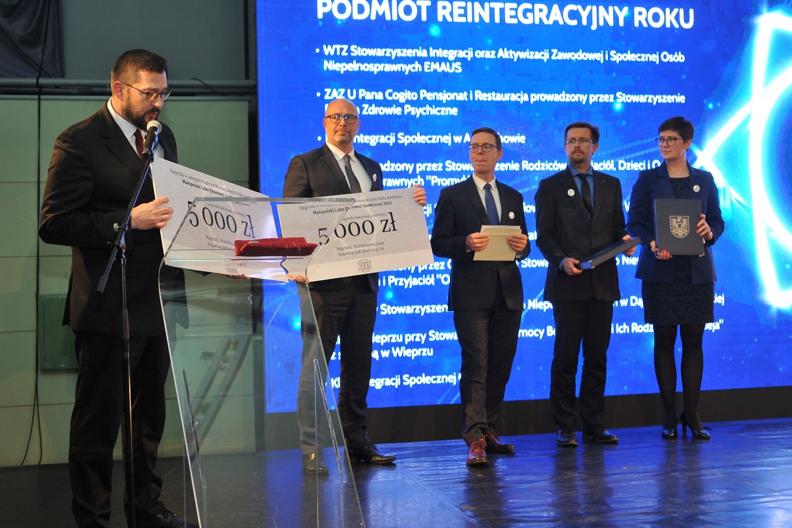 411236617_678309677758421_6142172221089804650_n